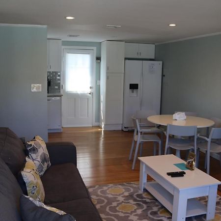 Seaside Serenity, Just A Block /0.1 Mile Away From The Beach Yarmouth Exterior photo