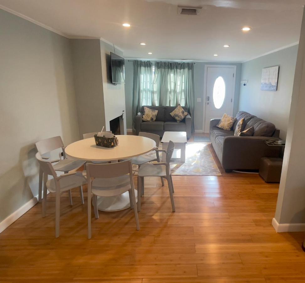 Seaside Serenity, Just A Block /0.1 Mile Away From The Beach Yarmouth Exterior photo