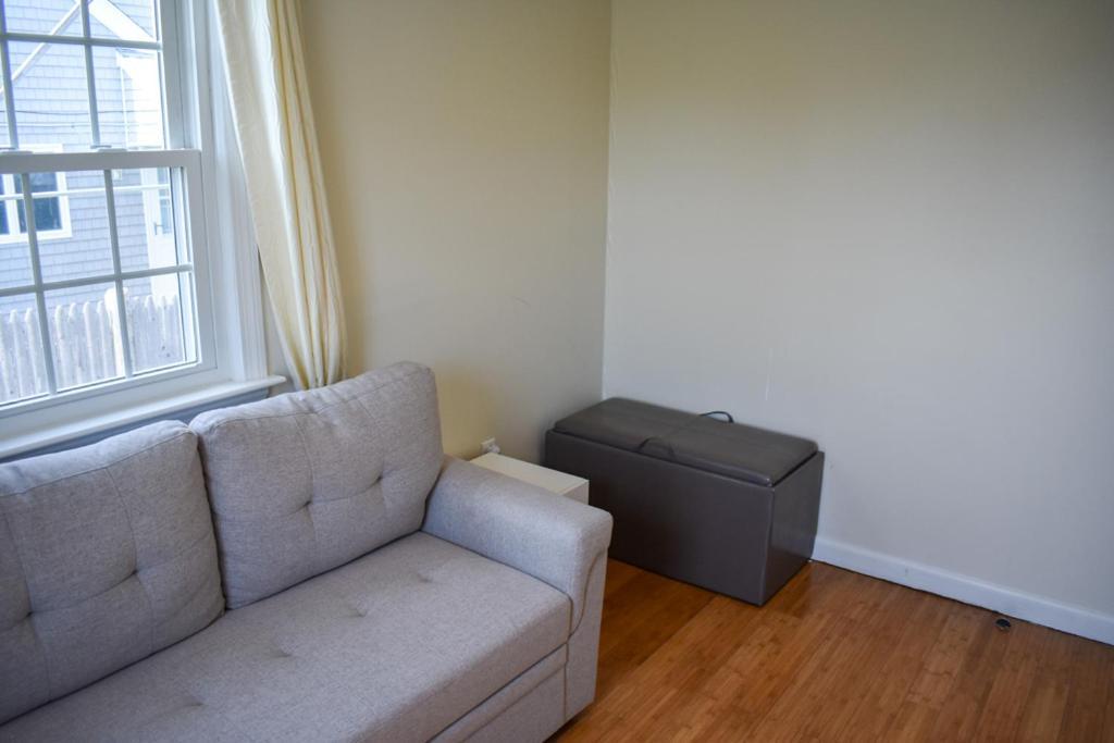 Seaside Serenity, Just A Block /0.1 Mile Away From The Beach Yarmouth Exterior photo